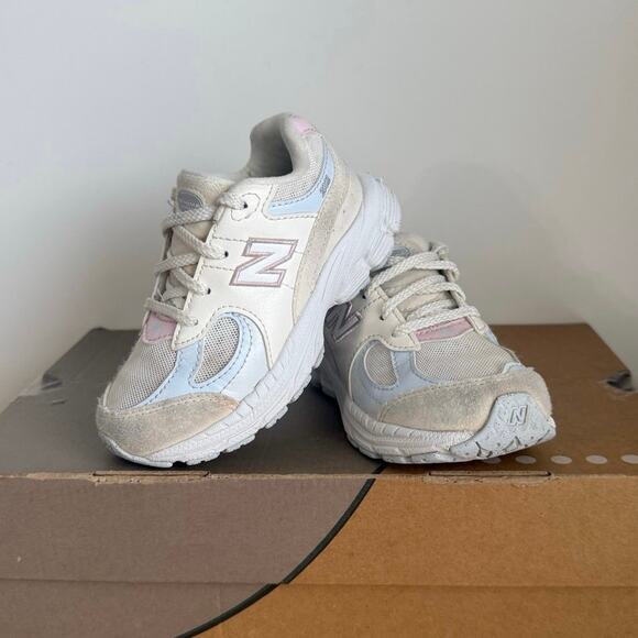 New Balance 2002 R Sea Salt/Pink/Ice Blue Toddler Sneakers - SZ 9 C - Picture 1 of 13